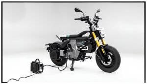 BMW CE 02 